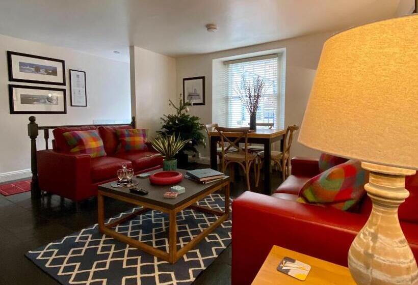 هتل Cary Arms & Spa