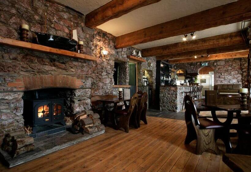 هتل Cary Arms & Spa