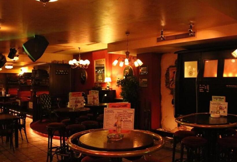 בית מלון כפרי Central