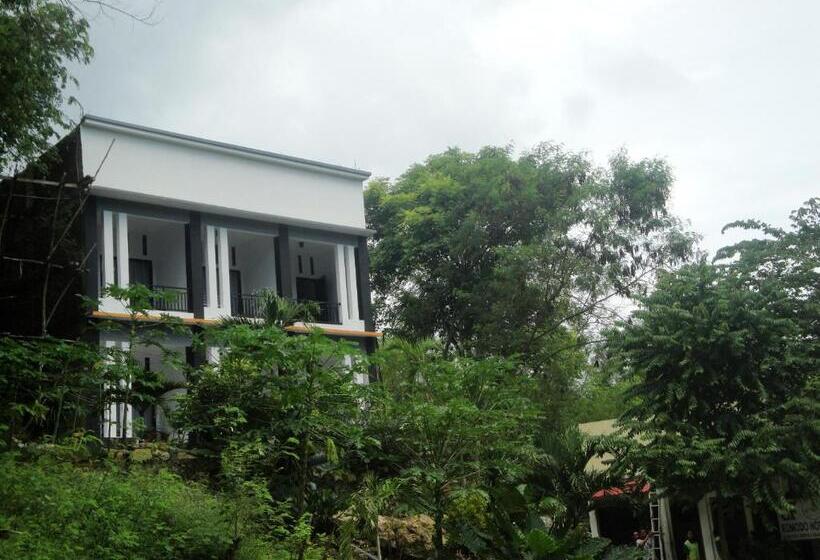 בית מלון כפרי Cf Komodo