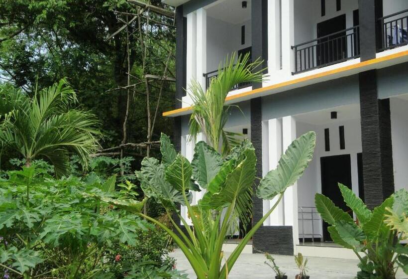 בית מלון כפרי Cf Komodo