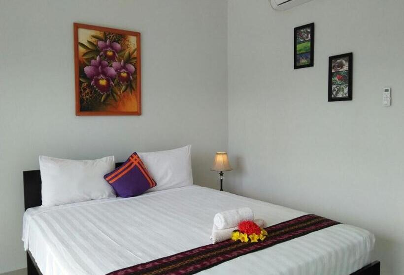 בית מלון כפרי Cf Komodo