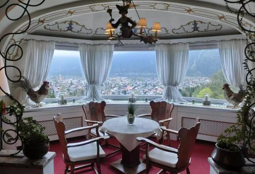 ホテル Garni Drachenburg