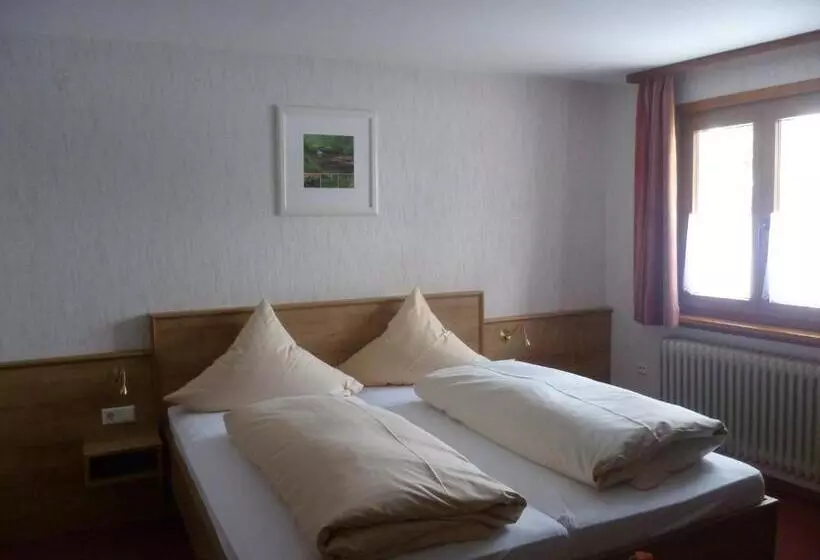 Hotelli Gasthof Straub