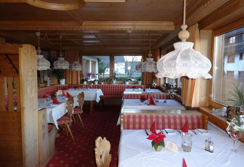 Отель Gasthof Straub