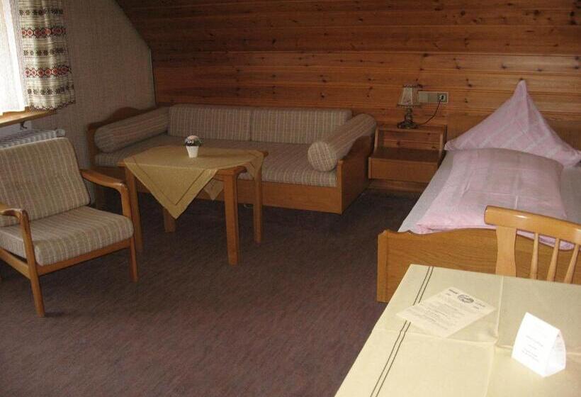 Отель Gasthof Straub