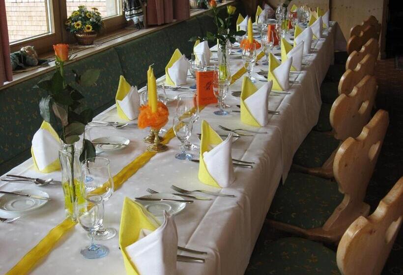 Отель Gasthof Straub