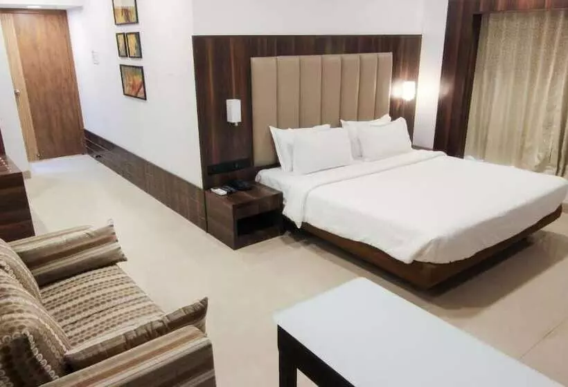 هتل Golden Chariot The Boutique , Andheri