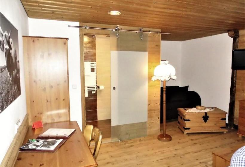 ホテル Ferienwohnungen Hirschbachwinkel