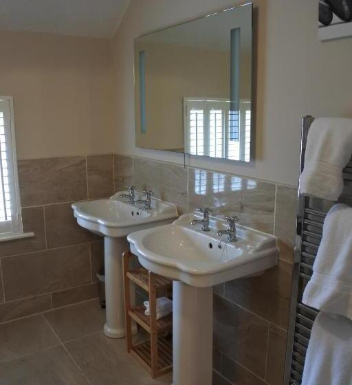 فندق Magpies Restaurant With Rooms