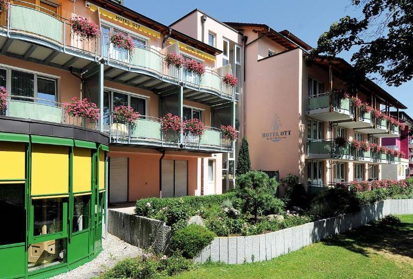 فندق Ott