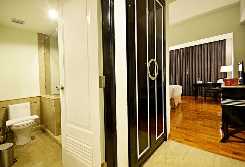 בית מלון כפרי Zen Rooms Mampang Tendean