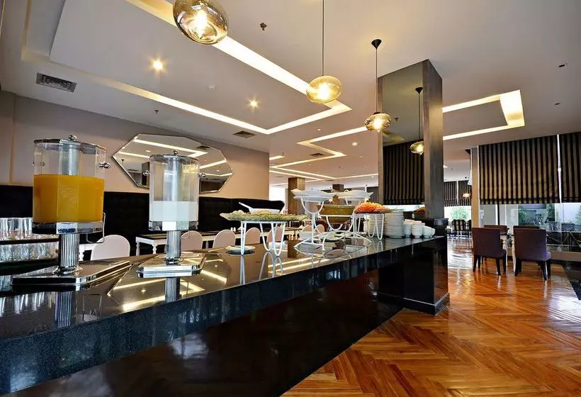 Hotelli Zen Rooms Mampang Tendean