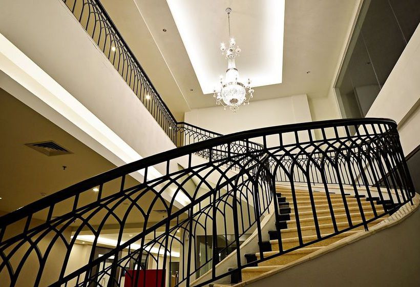 בית מלון כפרי Zen Rooms Mampang Tendean