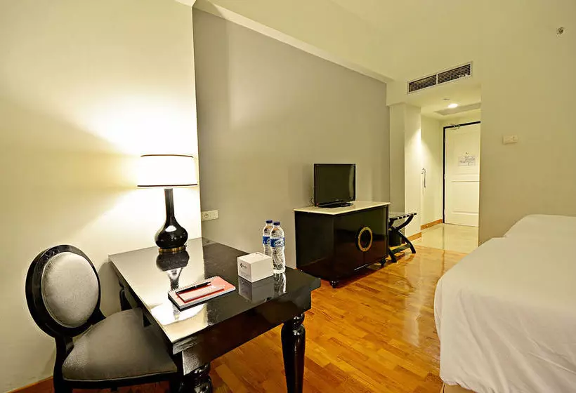 Hotelli Zen Rooms Mampang Tendean