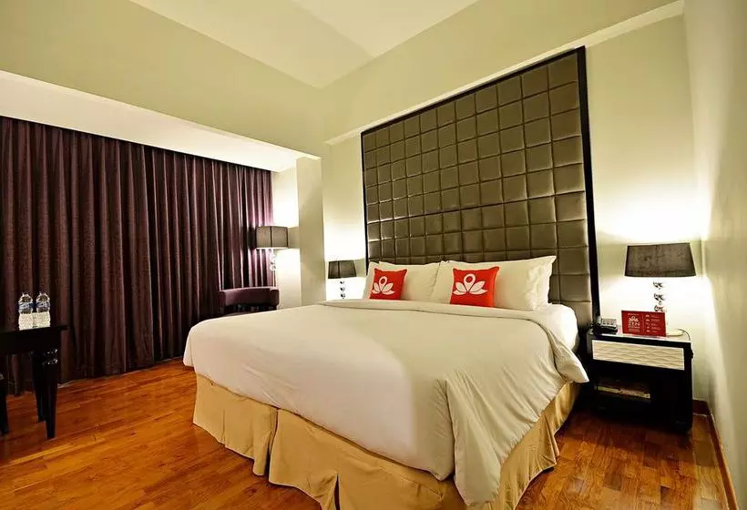 Hotelli Zen Rooms Mampang Tendean