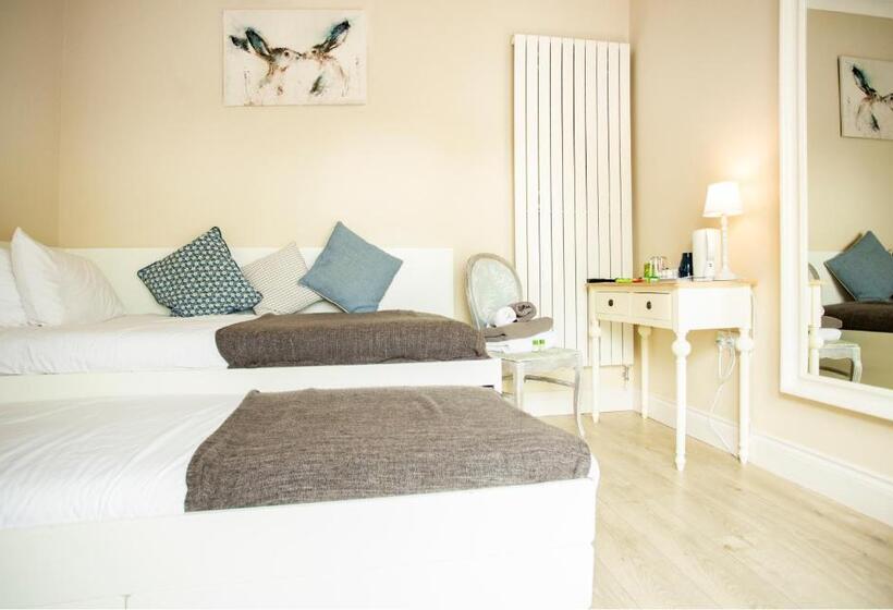 민박 Accommodation Bristol Airport