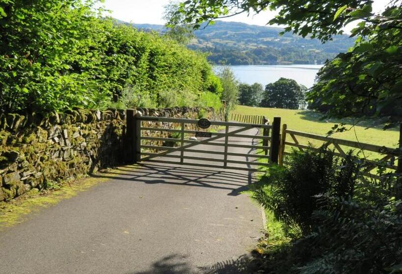 ベッドアンドブレックファースト Slack Cottage