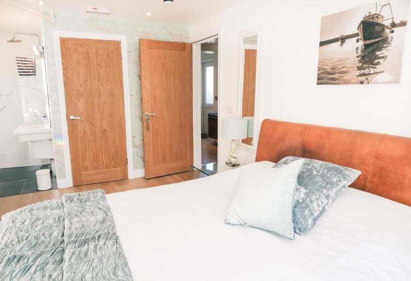 مبيت وإفطار The Beach