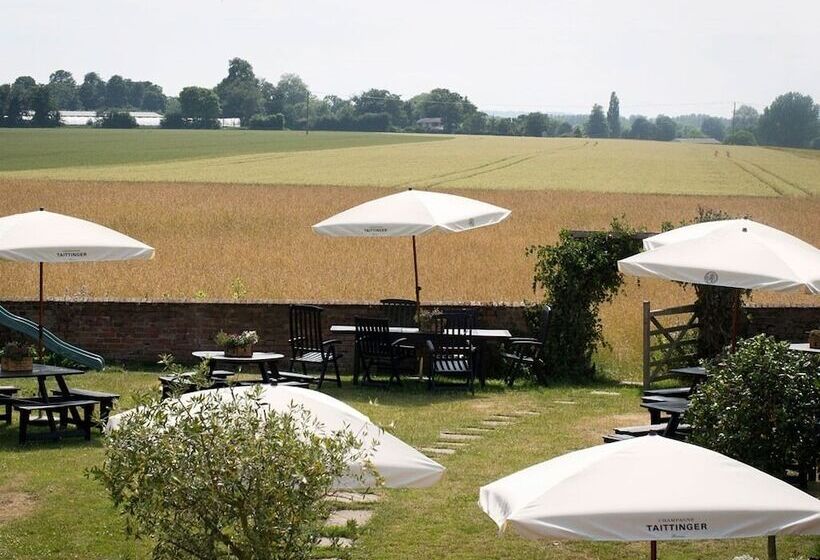 مبيت وإفطار The Duke William