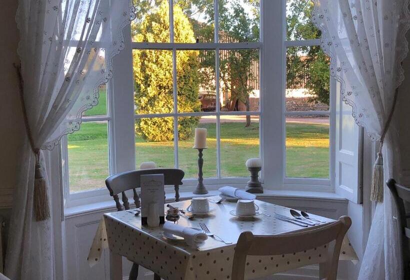 مبيت وإفطار Goss Hall