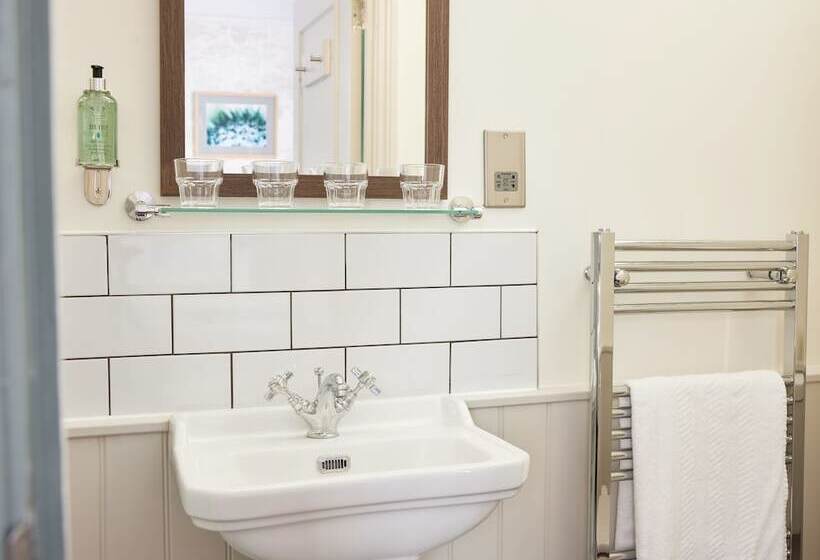 ホテル The Kings Head Wroxham By Greene King Inns