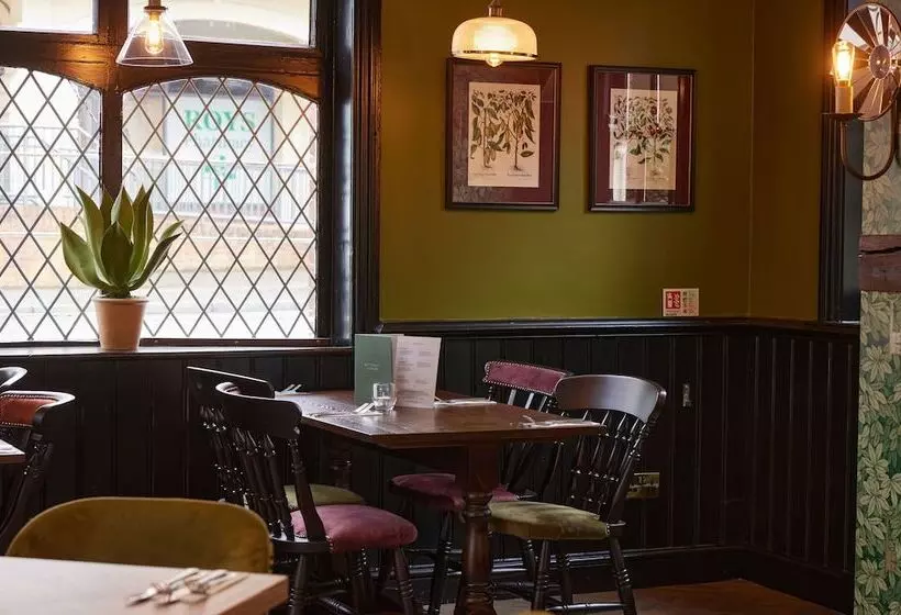 Hotelli The Kings Head Wroxham By Greene King Inns