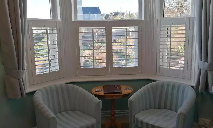 Bed and Breakfast Pebbles House Room Only