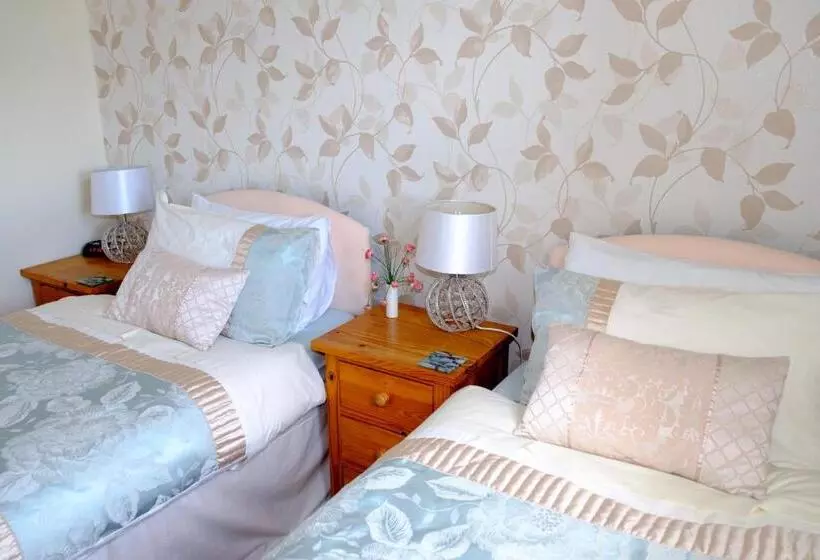 Bed and Breakfast Pebbles House Room Only