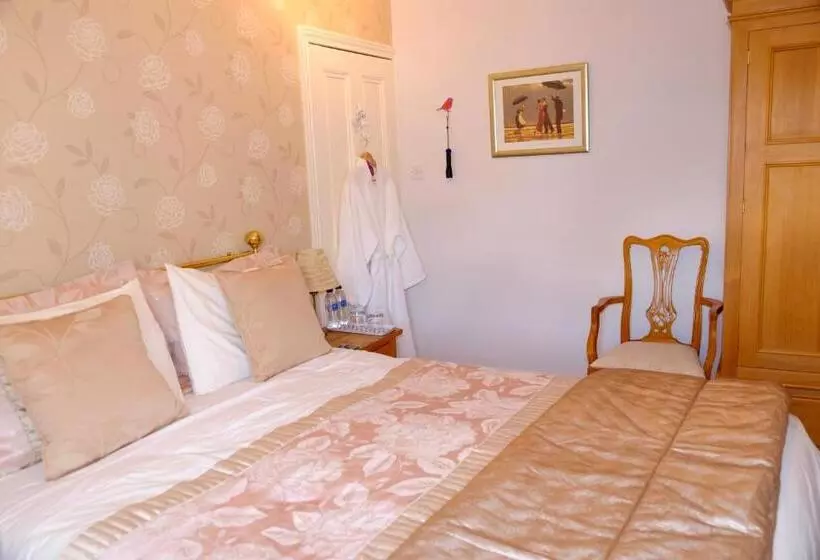 Bed and Breakfast Pebbles House Room Only