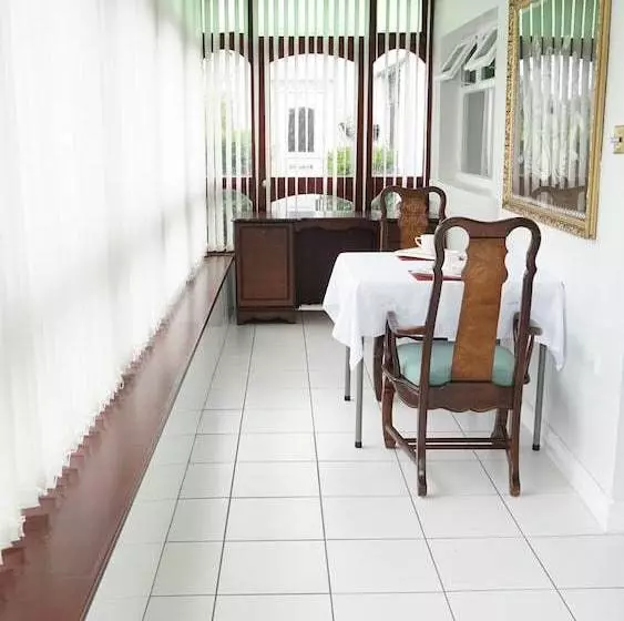 Pennyburn B&b