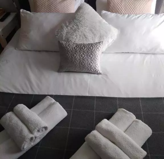 Sleep, Eat, Repeat Bed And Breakfast