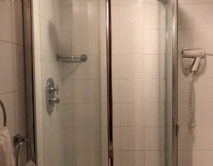 Walsh S Hotel And Apartments