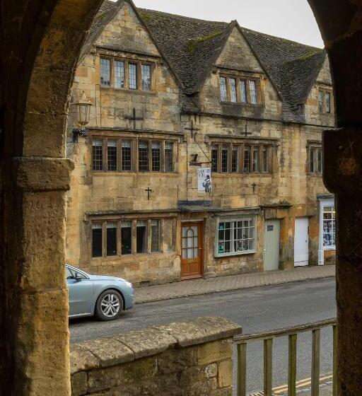 مبيت وإفطار Badgers Hall