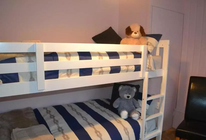 تختخواب و صبحانه Berwyn Guest House