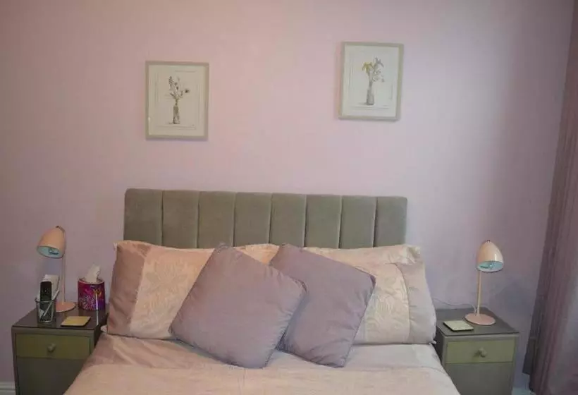 تختخواب و صبحانه Berwyn Guest House