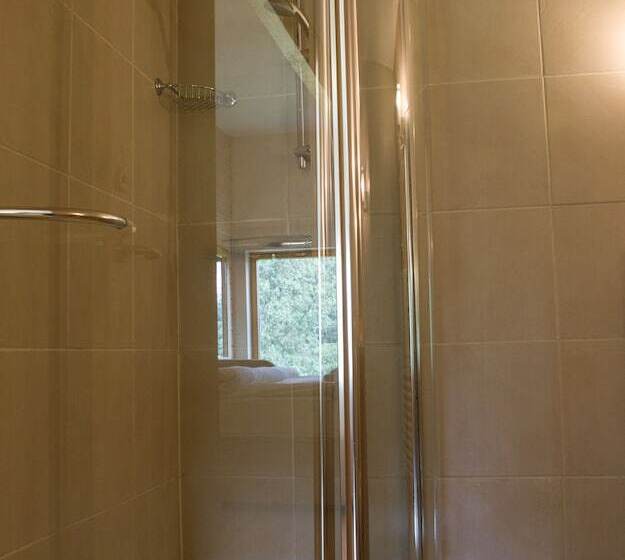 تختخواب و صبحانه Brathay Hall   Brathay Trust