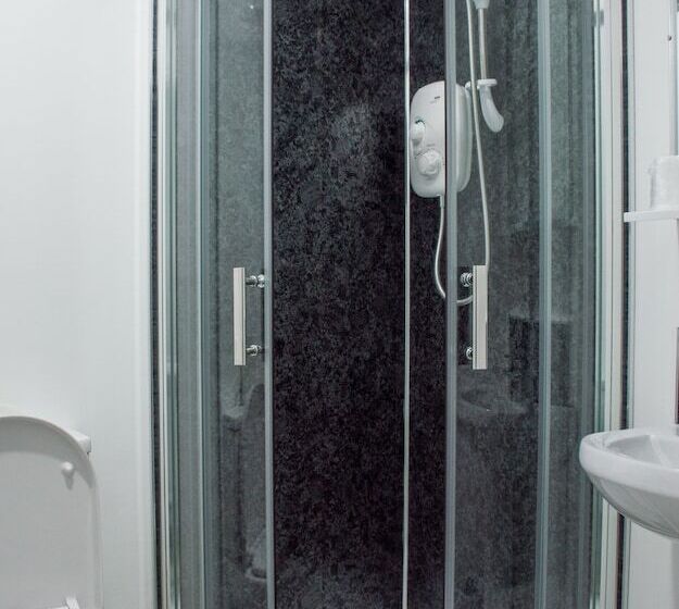 تختخواب و صبحانه Brathay Hall   Brathay Trust