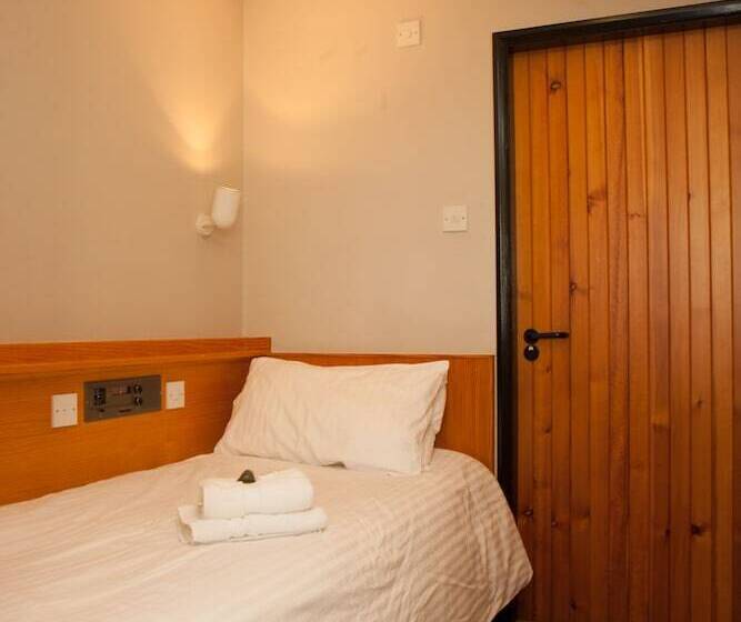 تختخواب و صبحانه Brathay Hall   Brathay Trust