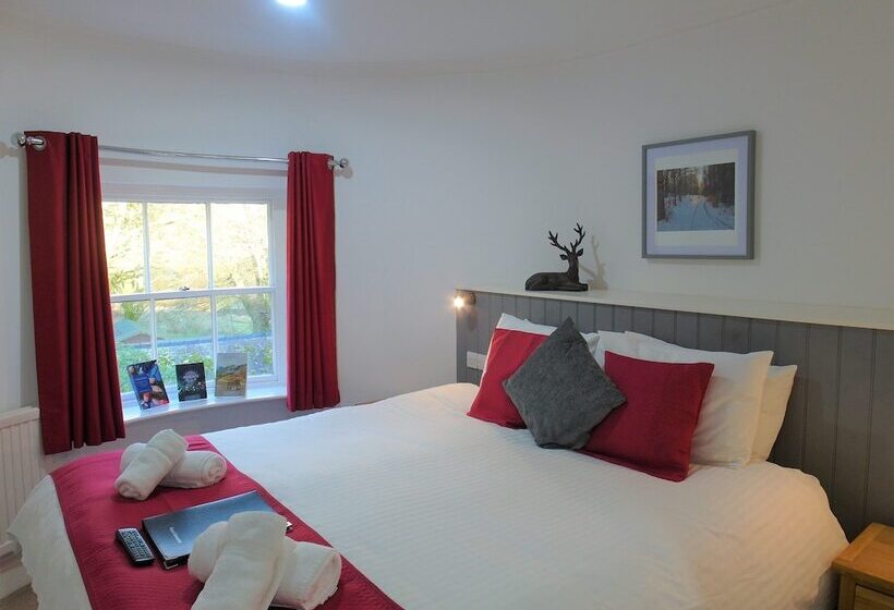 تختخواب و صبحانه Brathay Hall   Brathay Trust