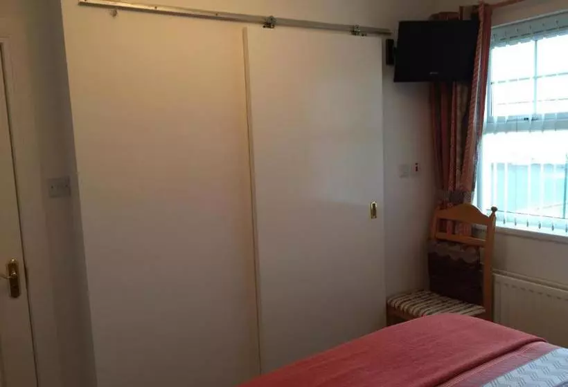 Aamiaismajoitus (B&B) Clare Forest Apartment