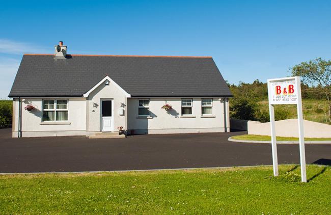 تختخواب و صبحانه Clare Forest Apartment