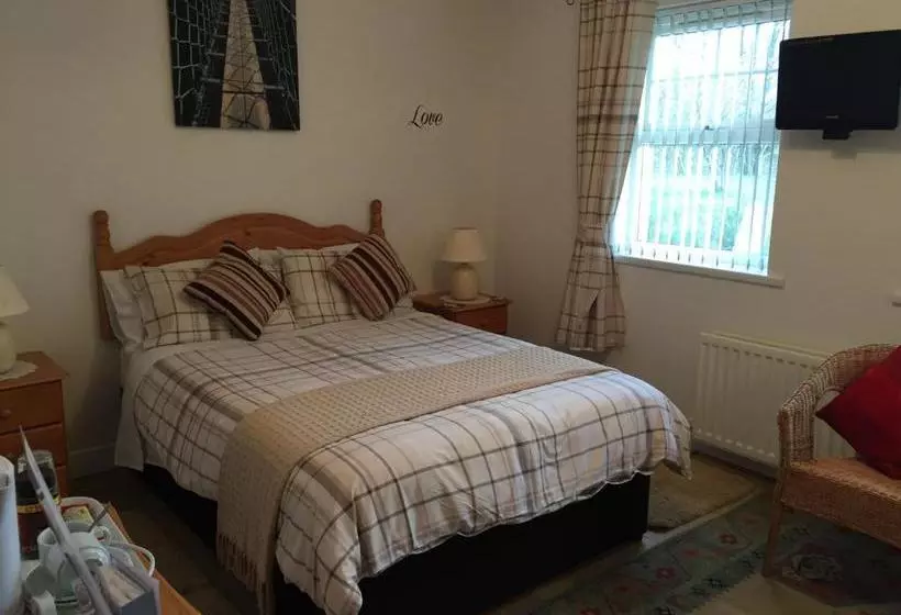 Aamiaismajoitus (B&B) Clare Forest Apartment