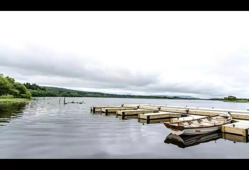 تختخواب و صبحانه Dulrush Fishing Lodge And Guest House