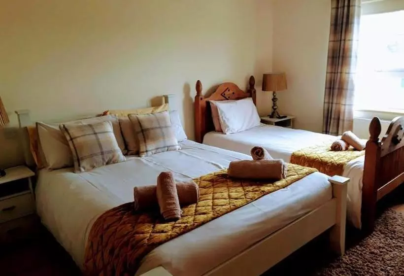 تختخواب و صبحانه Dulrush Fishing Lodge And Guest House