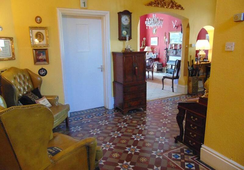 مبيت وإفطار Holywell House