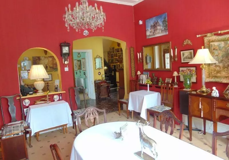 Aamiaismajoitus (B&B) Holywell House