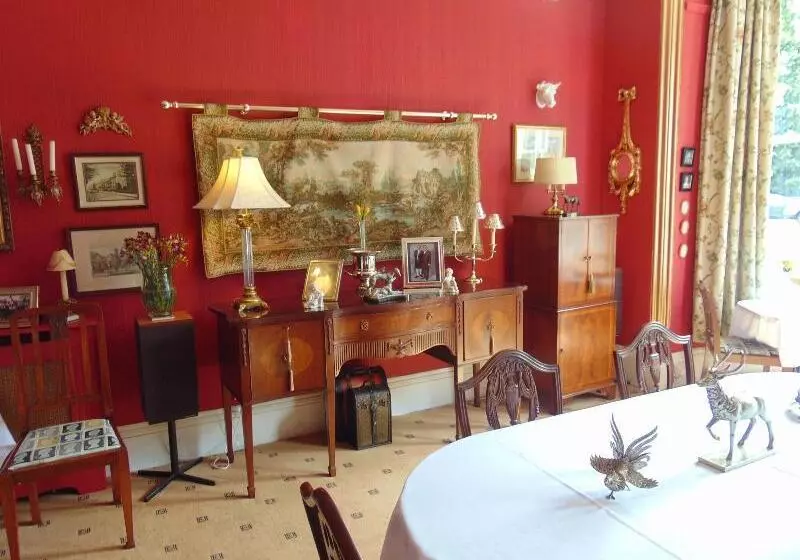Aamiaismajoitus (B&B) Holywell House