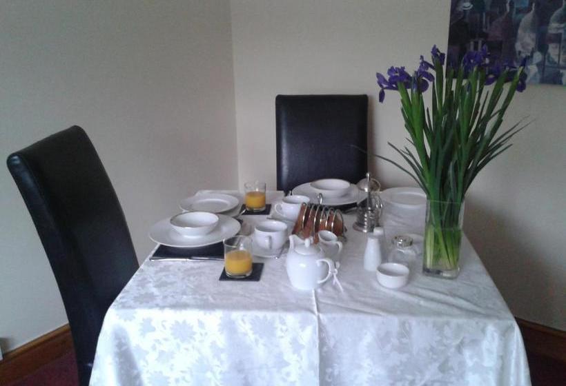 ベッドアンドブレックファースト Manor Garden Lodge