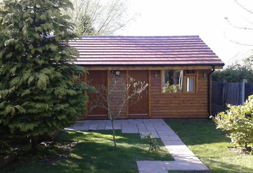 ベッドアンドブレックファースト Manor Garden Lodge